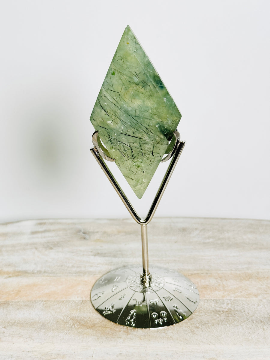 Prehnite Diamond Carving