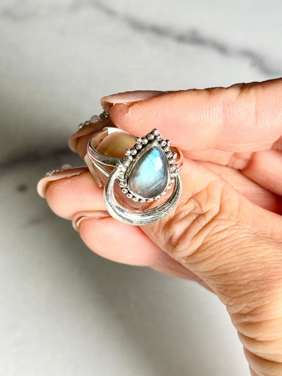 Labradorite Crescent Moon 925 Sterling Silver Ring