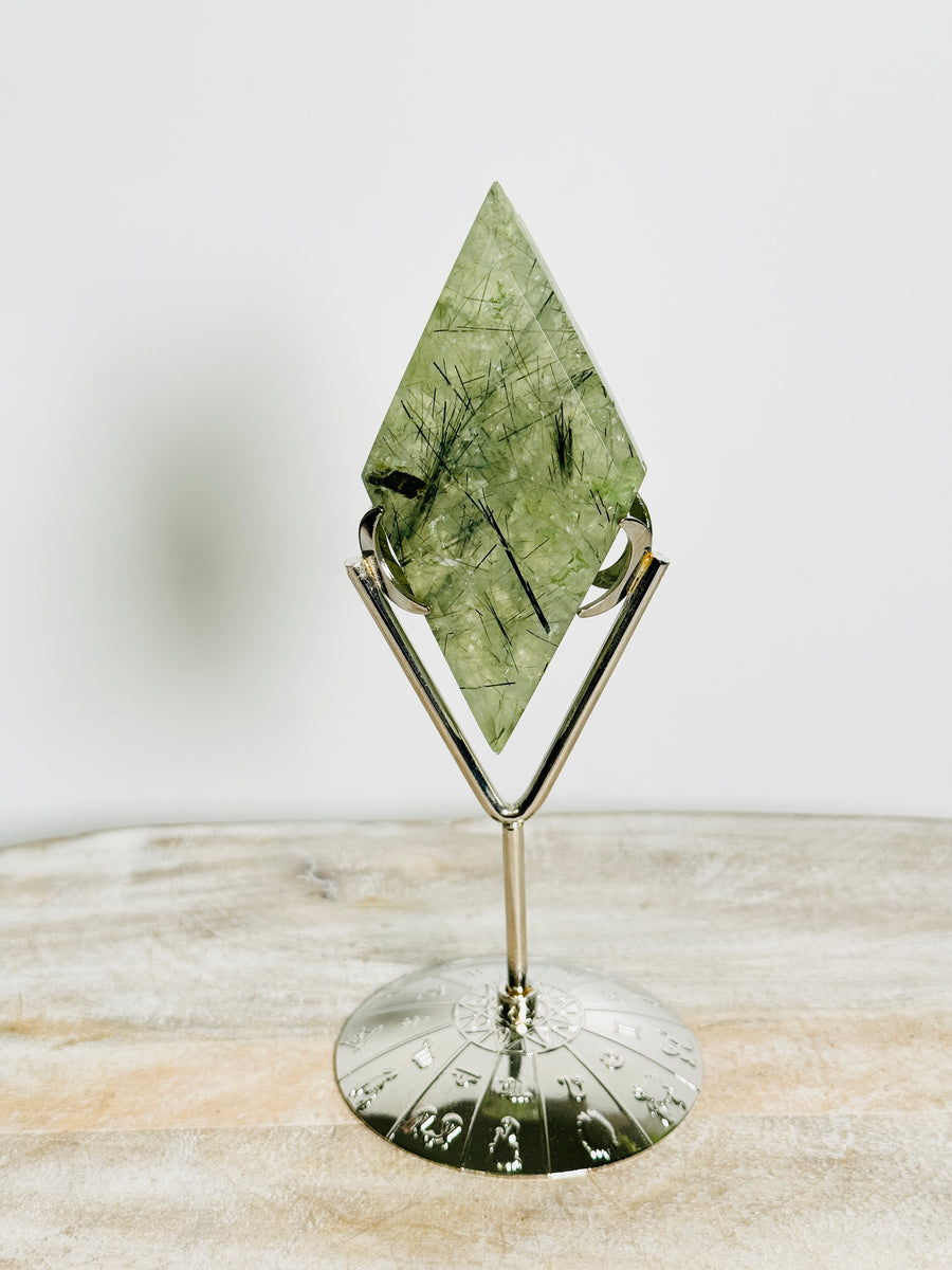 Prehnite Diamond Carving