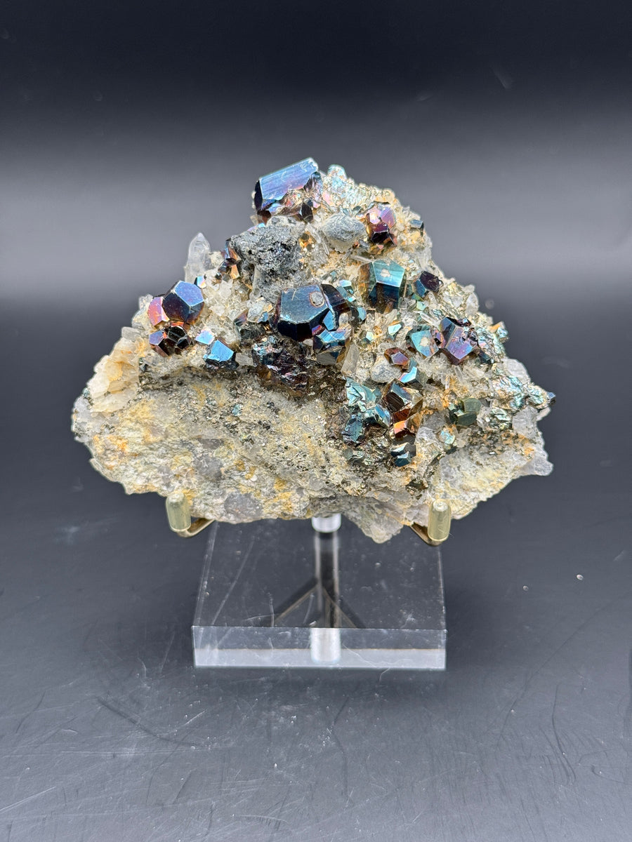 Chalcopyrite with Quartz Cluster