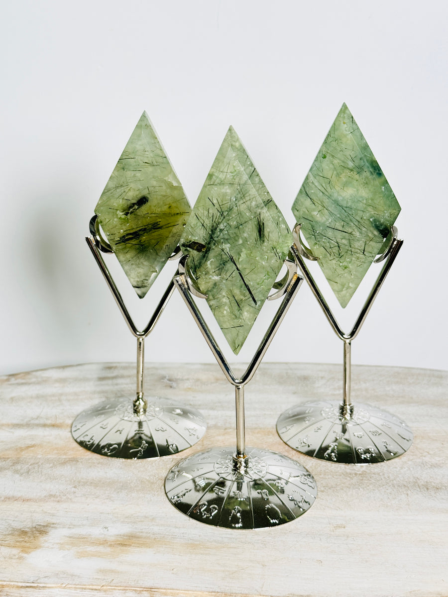 Prehnite Diamond Carving