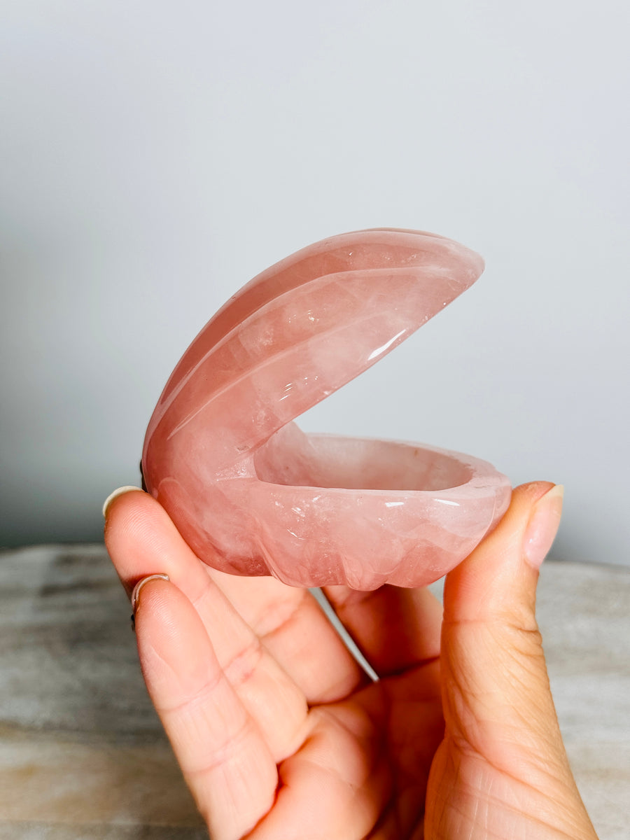 Rose Quartz Clam Shell Carving