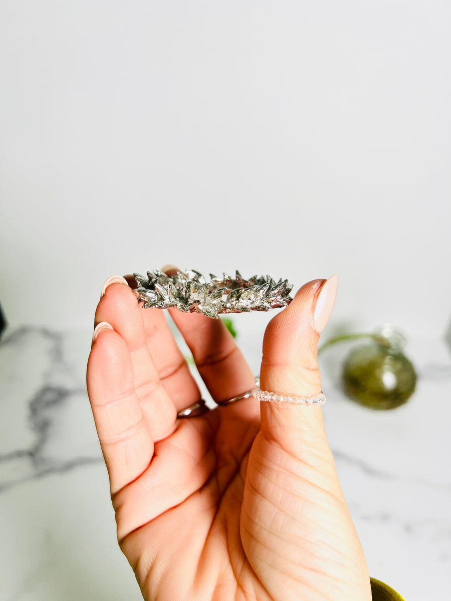 Silver Wreath Sphere Holder